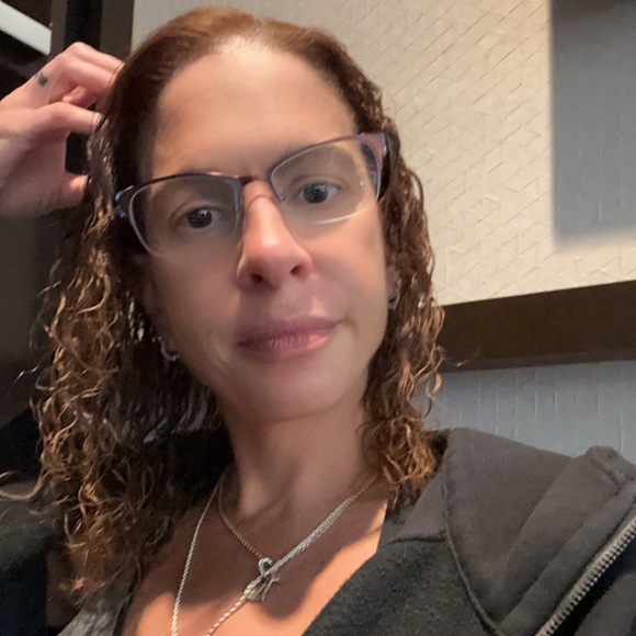 Meet your Posher, Sharon - Picture 1 of 1